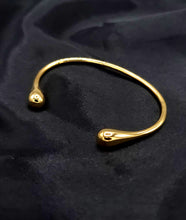 Load image into Gallery viewer, Tear Drop Bangle
