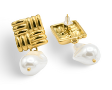 Load image into Gallery viewer, Square Pearl Earrings