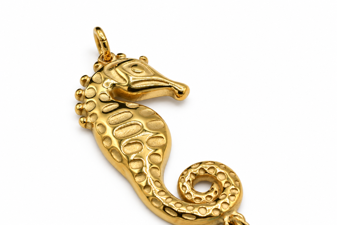 Aquamarine Seahorse Pendant