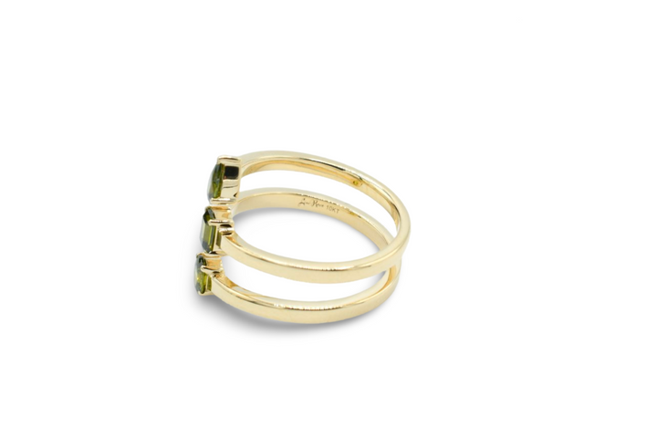 Triple Peridot Ring / Anillo 10K