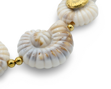 Load image into Gallery viewer, Caracol Cream Necklace