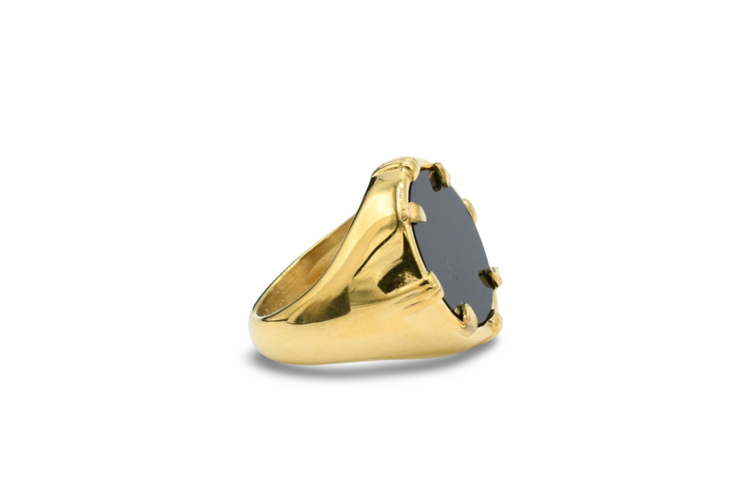 Black Medallion Ring / Anillo