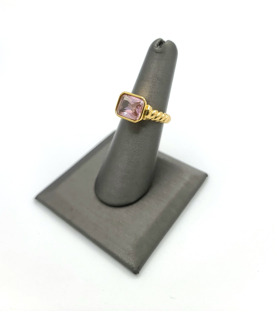 Pink Stone Ring /Anillo