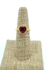 Red Heart Diamond Ring / Anillo