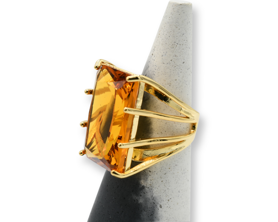 Explicit Amber Ring / Anillo