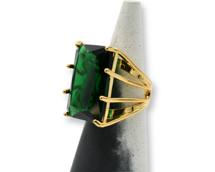 Explicit Esmeralda Ring / Anillo